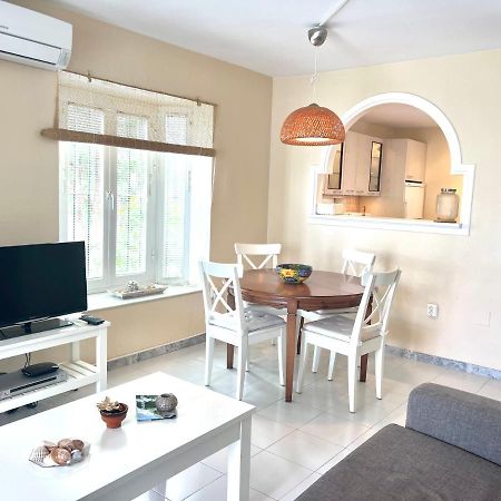Fabulous Vacation In A 2 Bedroom Townhouse With 2 Terraces Overlooking The Sea, Suitable For 6 People 3 Swimming Pools Tennis And 200 Mts From The Sea El Faro Exteriör bild