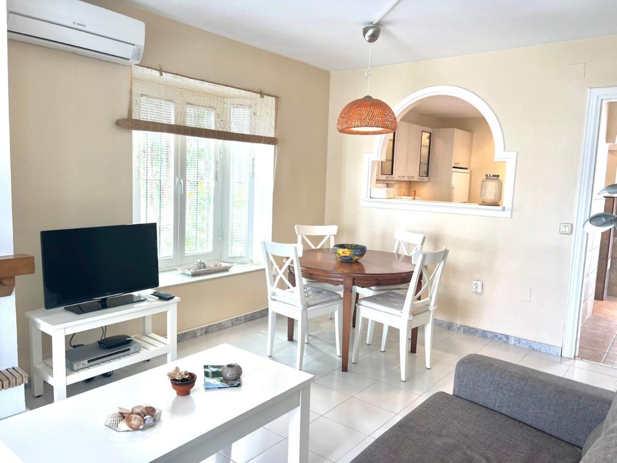Fabulous Vacation In A 2 Bedroom Townhouse With 2 Terraces Overlooking The Sea, Suitable For 6 People 3 Swimming Pools Tennis And 200 Mts From The Sea El Faro Exteriör bild