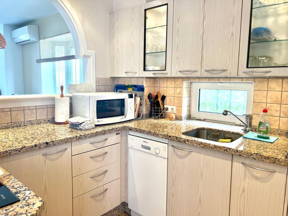Fabulous Vacation In A 2 Bedroom Townhouse With 2 Terraces Overlooking The Sea, Suitable For 6 People 3 Swimming Pools Tennis And 200 Mts From The Sea El Faro Exteriör bild