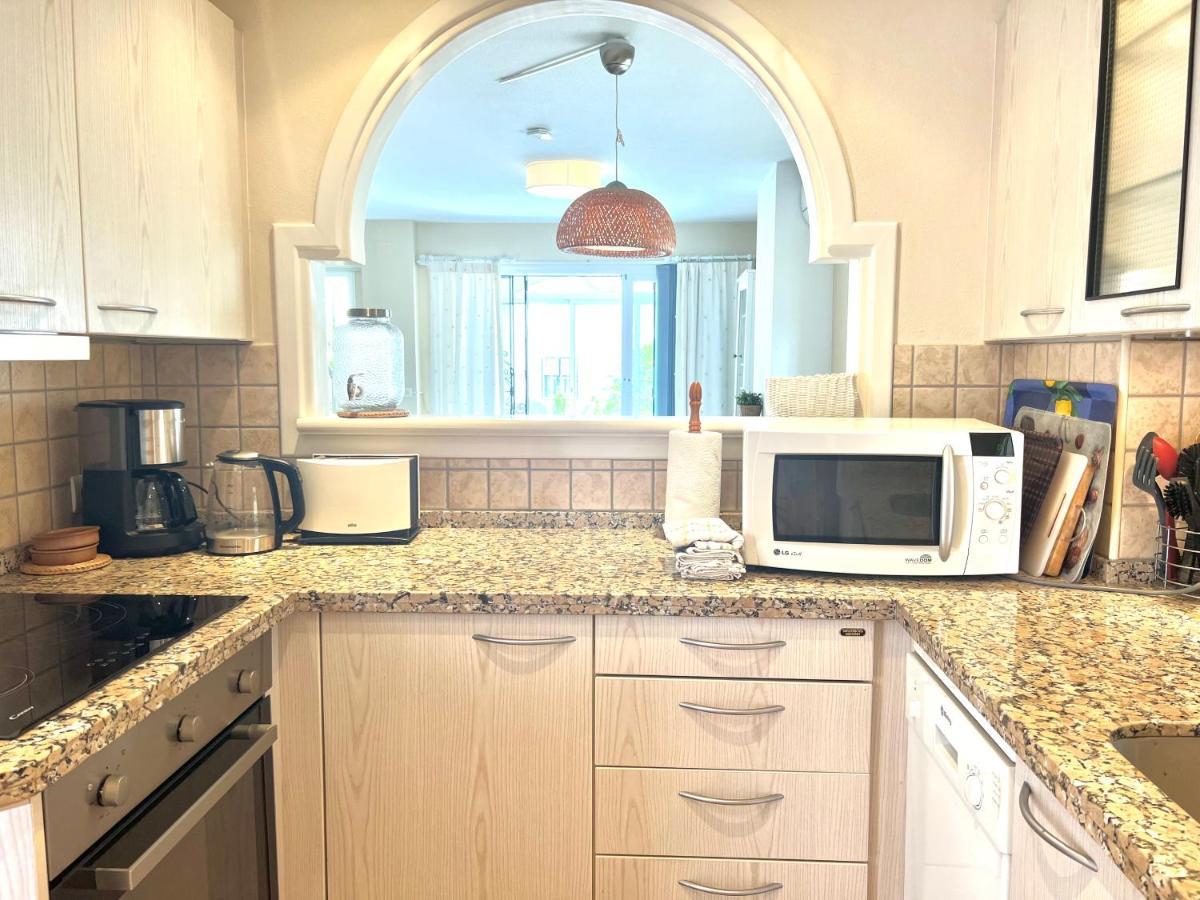 Fabulous Vacation In A 2 Bedroom Townhouse With 2 Terraces Overlooking The Sea, Suitable For 6 People 3 Swimming Pools Tennis And 200 Mts From The Sea El Faro Exteriör bild