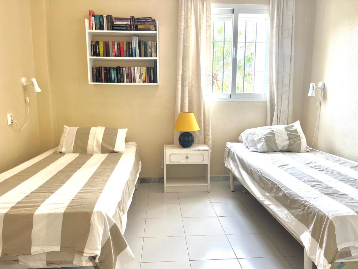 Fabulous Vacation In A 2 Bedroom Townhouse With 2 Terraces Overlooking The Sea, Suitable For 6 People 3 Swimming Pools Tennis And 200 Mts From The Sea El Faro Exteriör bild